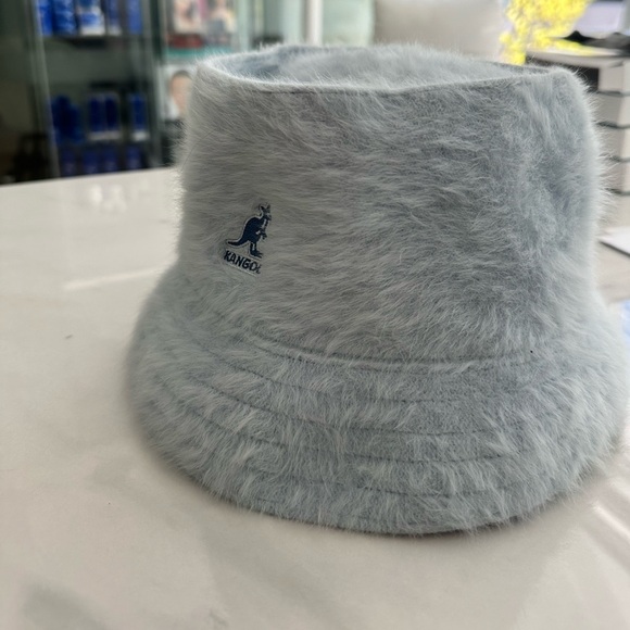 New size medium Kangol angora bucket hat in icy blue - Picture 4 of 7